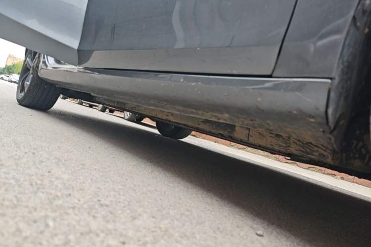 Used Roewe i6 MAX New Energy 2022 EV 500 Skyroof Special Edition Right Side Sill