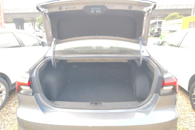 Used Roewe i6 MAX New Energy 2022 EV 500 Grand Touring Edition with Sunroof Trunk