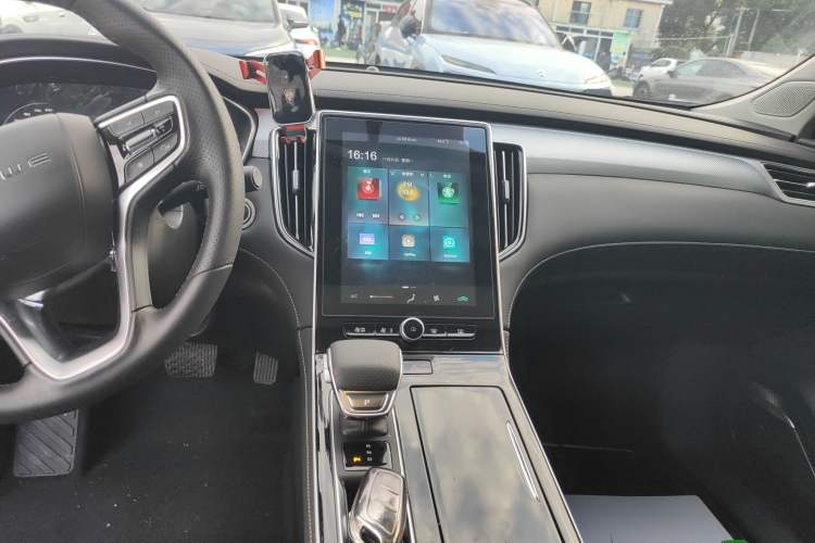 Used Roewe i6 MAX New Energy 2022 EV 500 Grand Touring Edition with Sunroof Audio And AC Panel