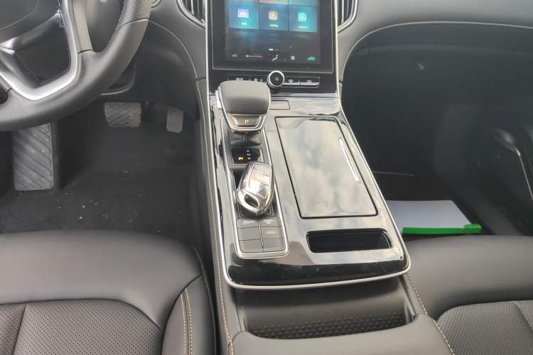 Used Roewe i6 MAX New Energy 2022 EV 500 Grand Touring Edition with Sunroof Gear Lever