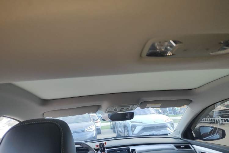 Used Roewe i6 MAX New Energy 2022 EV 500 Grand Touring Edition with Sunroof Headliner
