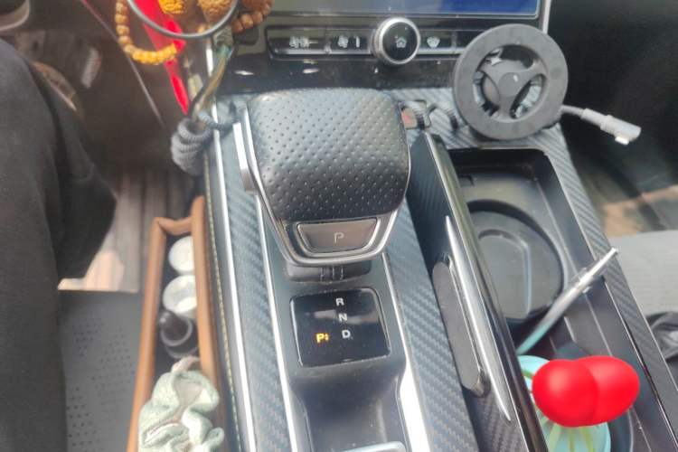 Used Roewe i6 MAX New Energy 2022 EV 500 Grand Touring Edition with Sunroof Gear Lever