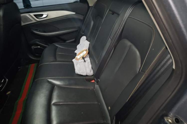 Used Roewe i6 MAX New Energy 2022 EV 500 Grand Touring Edition with Sunroof Left Rear Seat