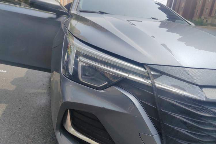 Used Roewe i6 MAX New Energy 2022 EV 500 Grand Touring Edition with Sunroof Right Front Headlight