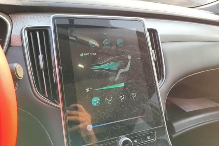 Used Roewe i6 MAX New Energy 2022 EV 500 Skyroof Special Edition Audio And AC Panel