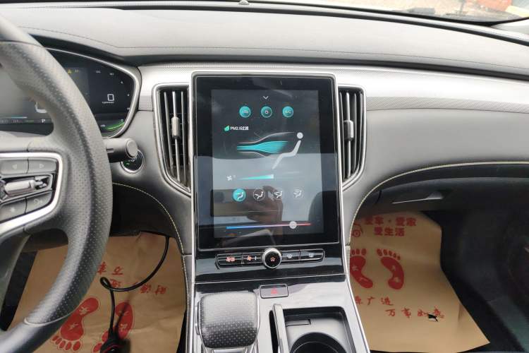 Used Roewe i6 MAX New Energy 2022 EV 500 Grand Touring Edition with Sunroof Audio And AC Panel