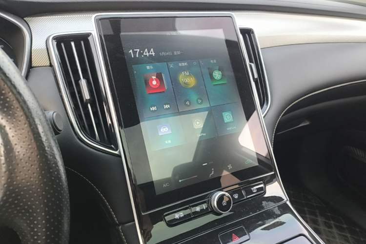 Used Roewe i6 MAX New Energy 2022 EV 600 Grand Touring Edition with Skyroof Audio And AC Panel