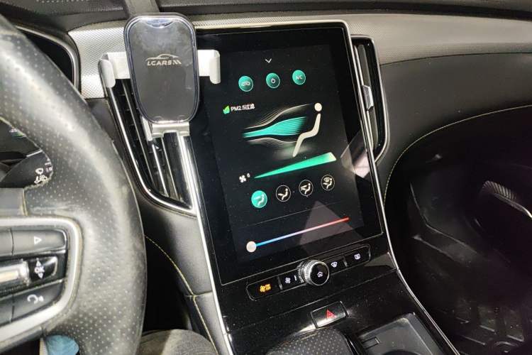 Used Roewe i6 MAX New Energy 2022 EV 500 Grand Touring Edition with Sunroof Audio And AC Panel