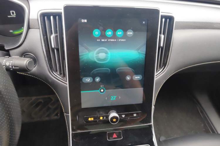 Used Roewe i6 MAX New Energy 2022 EV 500 Skyroof Flagship Edition Audio And AC Panel