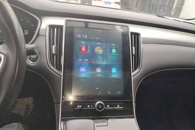 Used Roewe i6 MAX New Energy 2022 EV 500 Skyroof Flagship Edition Audio And AC Panel