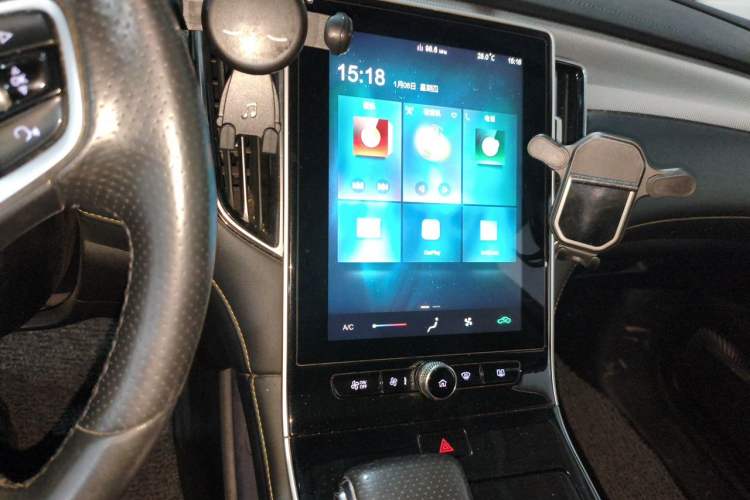 Used Roewe i6 MAX New Energy 2022 EV 500 Grand Touring Edition with Sunroof Audio And AC Panel