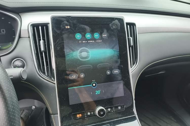 Used Roewe i6 MAX New Energy 2022 EV 500 Skyroof Flagship Edition Audio And AC Panel