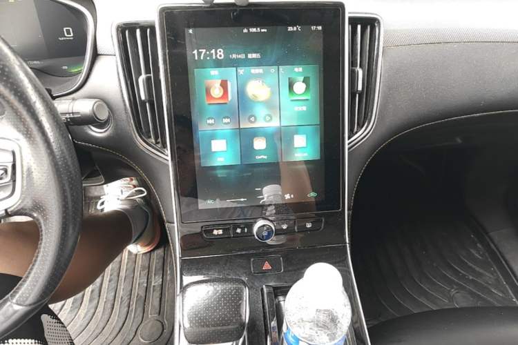 Used Roewe i6 MAX New Energy 2022 EV 500 Grand Touring Edition with Sunroof Audio And AC Panel
