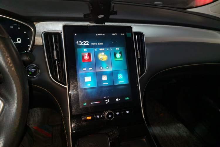Used Roewe i6 MAX New Energy 2022 EV 500 Grand Touring Edition with Sunroof Audio And AC Panel