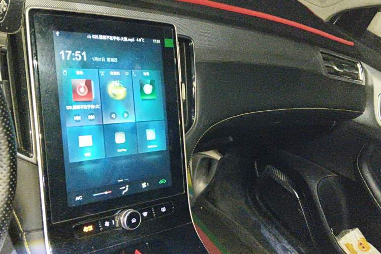 Used Roewe i6 MAX New Energy 2022 EV 500 Grand Touring Edition with Sunroof Audio And AC Panel