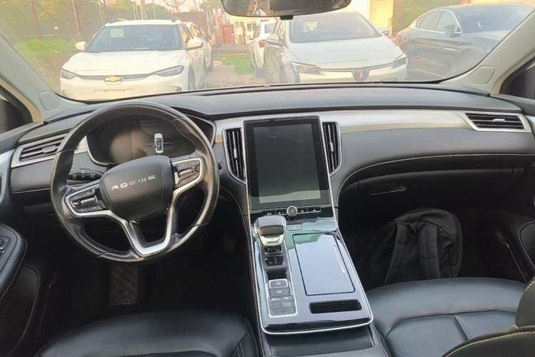 Used Roewe i6 MAX New Energy 2022 EV 600 Grand Touring Edition with Skyroof Center Console