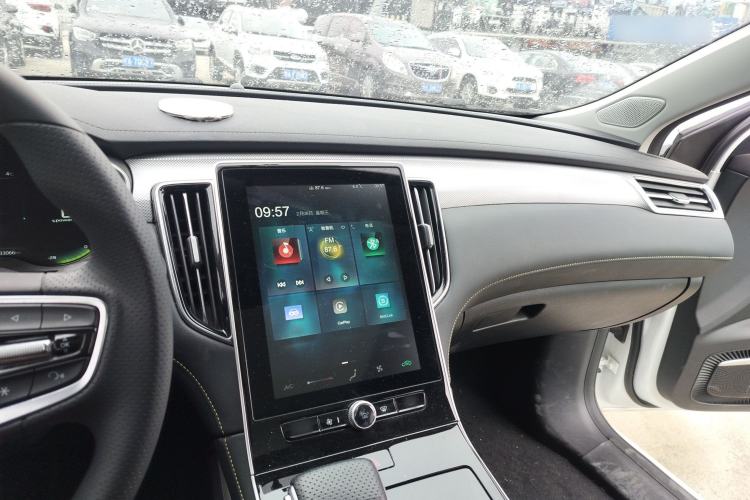 Used Roewe i6 MAX New Energy 2022 EV 500 Grand Touring Edition with Sunroof Center Console