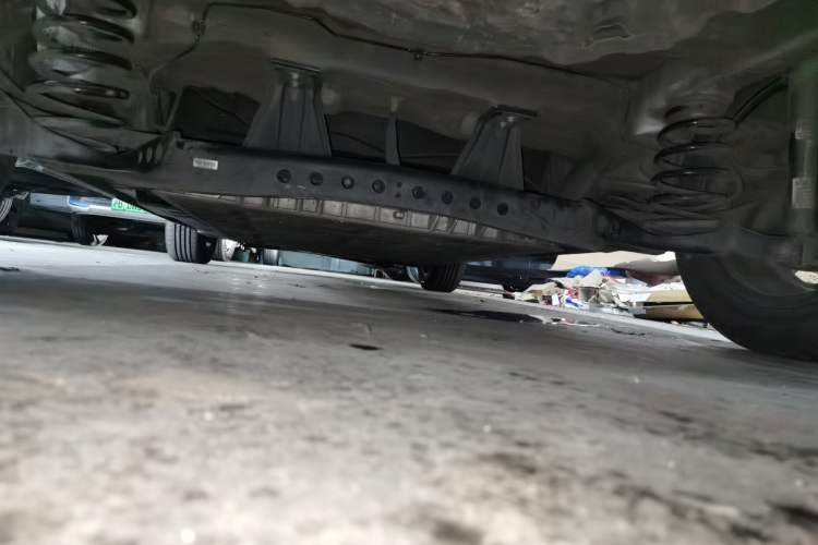 Used Roewe i6 MAX New Energy 2022 EV 500 Grand Touring Edition with Sunroof Chassis Rear