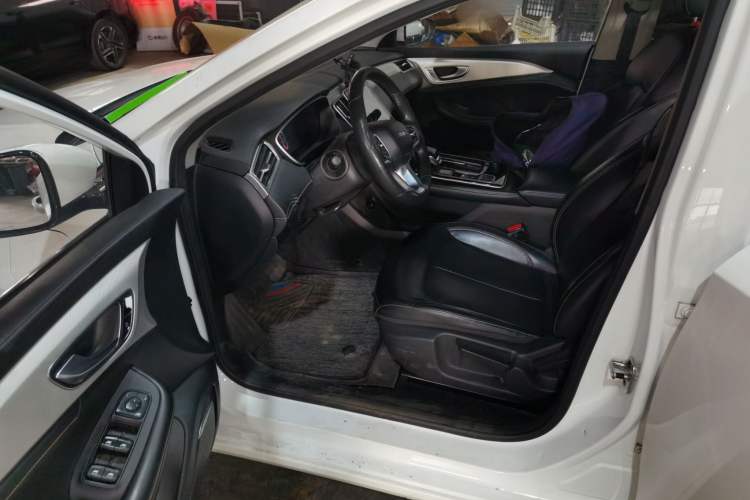 Used Roewe i6 MAX New Energy 2022 EV 500 Grand Touring Edition with Sunroof Driver Seat