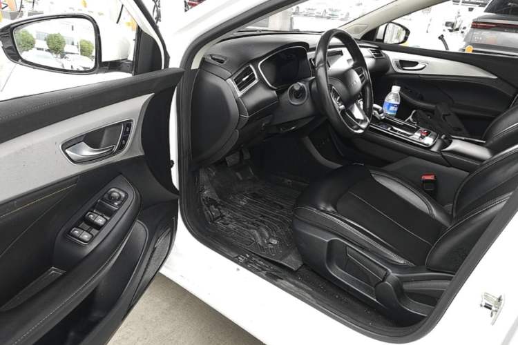 Used Roewe i6 MAX New Energy 2022 EV 500 Grand Touring Edition with Sunroof Driver Seat