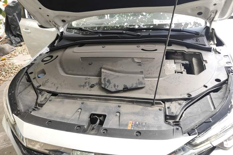 Used Roewe i6 MAX New Energy 2022 EV 600 Grand Touring Edition with Skyroof Engine Bay