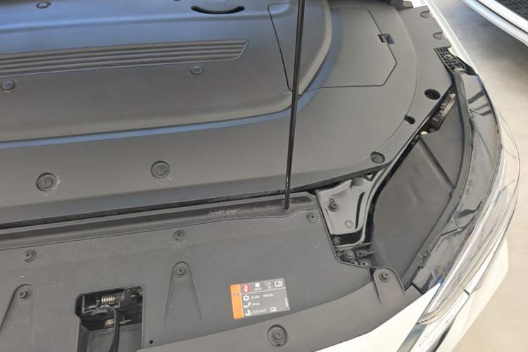 Used Roewe i6 MAX New Energy 2022 EV 500 Grand Touring Edition with Sunroof Engine Bay Left