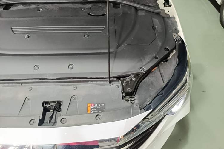 Used Roewe i6 MAX New Energy 2022 EV 600 Grand Touring Edition with Skyroof Engine Bay Left