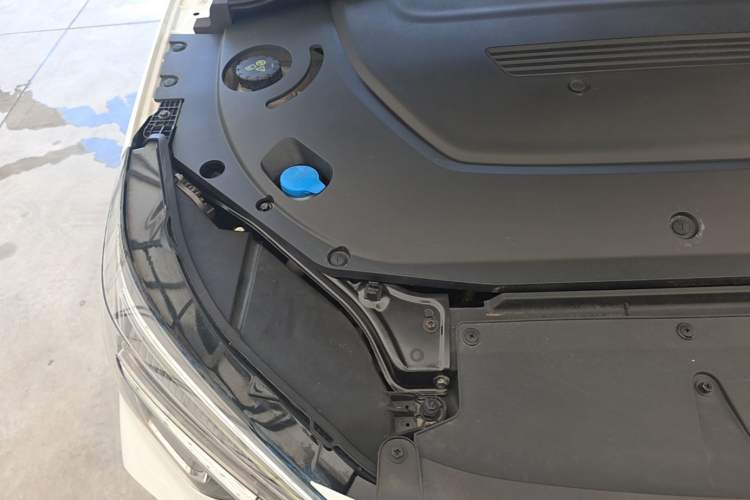 Used Roewe i6 MAX New Energy 2022 EV 500 Grand Touring Edition with Sunroof Engine Bay Right