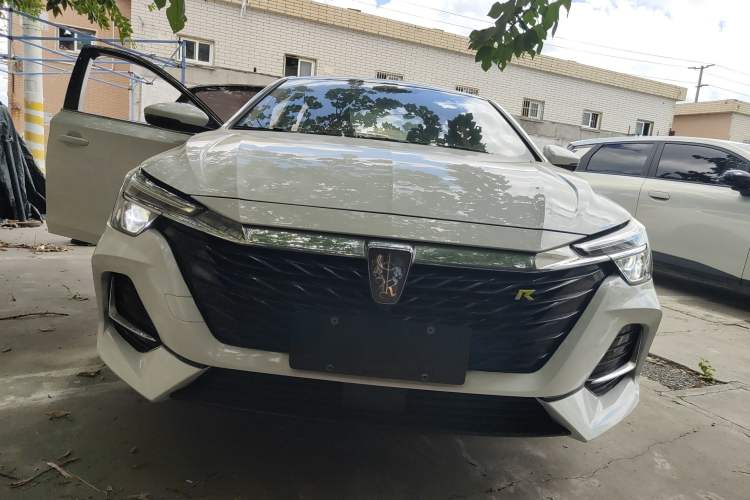 Used Roewe i6 MAX New Energy 2022 EV 600 Grand Touring Edition with Skyroof Exterior 1
