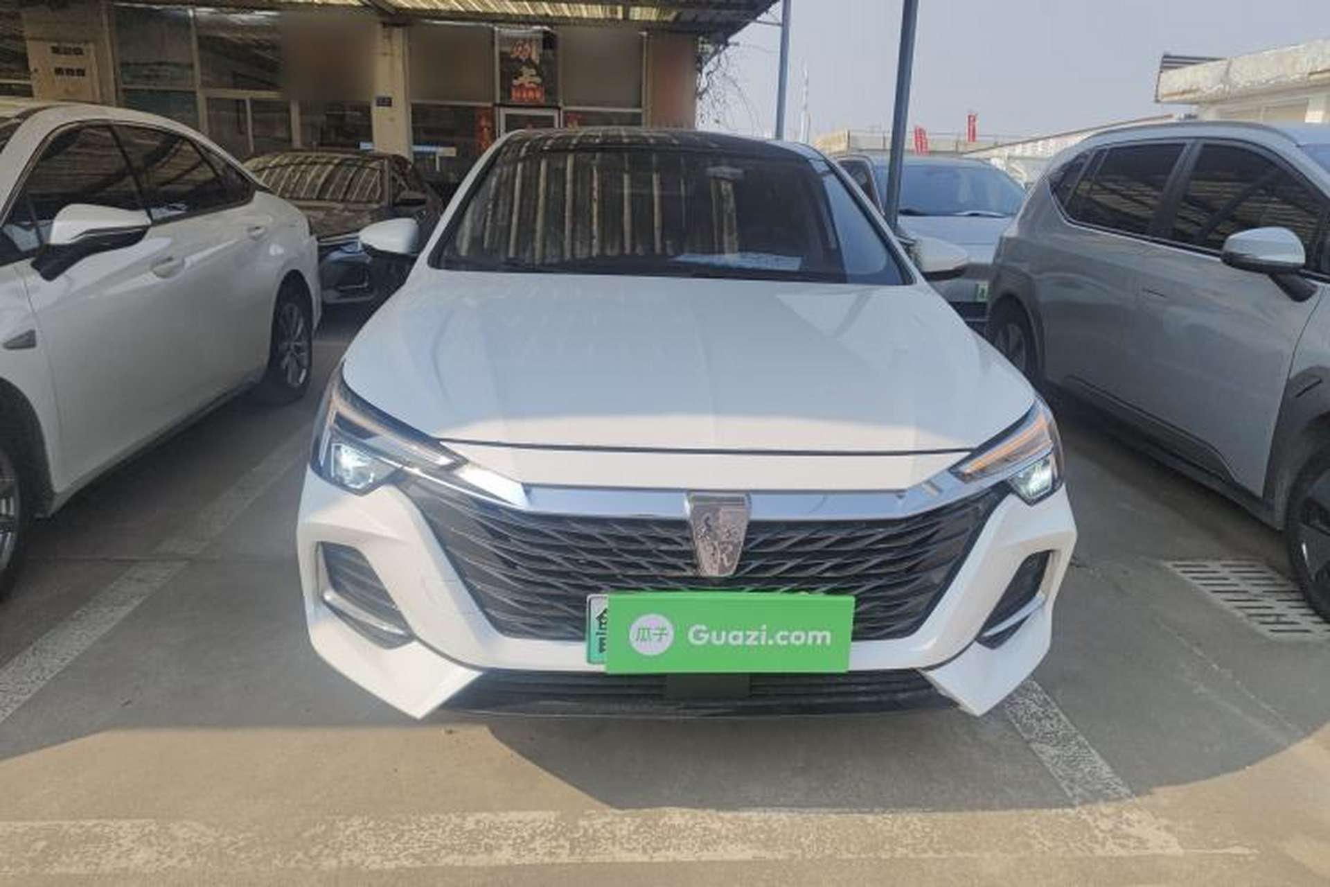 Used Roewe i6 MAX New Energy 2022 EV 500 Grand Touring Edition with Sunroof Exterior 1