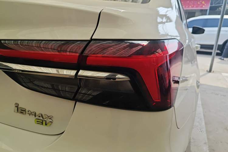 Used Roewe i6 MAX New Energy 2022 EV 500 Grand Touring Edition with Sunroof Exterior 3
