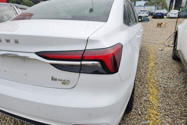 Used Roewe i6 MAX New Energy 2022 EV 500 Grand Touring Edition with Sunroof Exterior 6