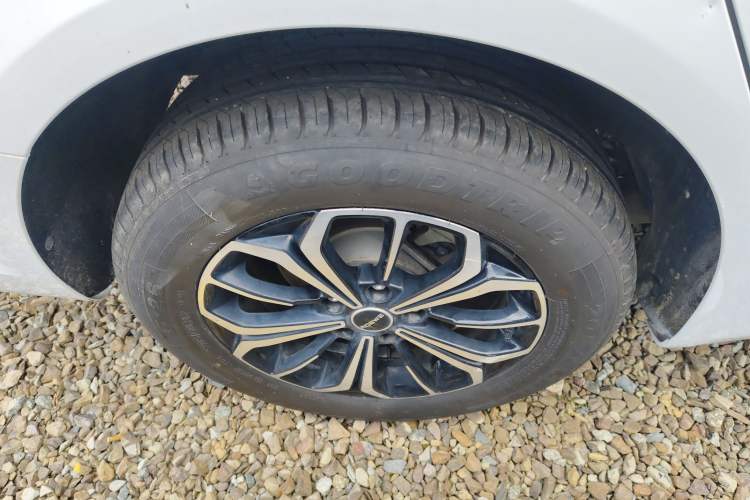 Used Roewe i6 MAX New Energy 2022 EV 500 Grand Touring Edition with Sunroof Exterior 8