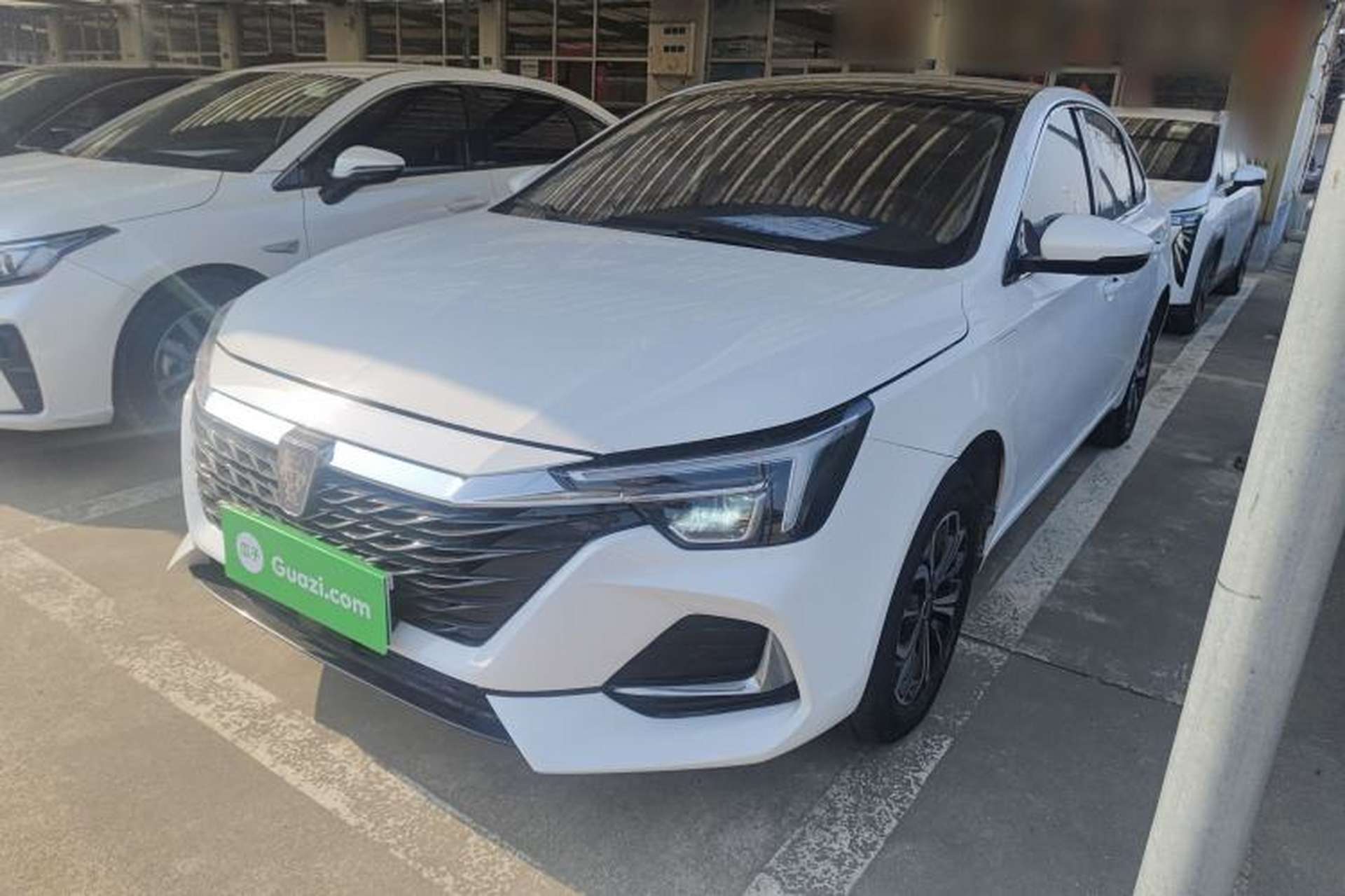 Used Roewe i6 MAX New Energy 2022 EV 500 Grand Touring Edition with Sunroof Front Left 45 Deg