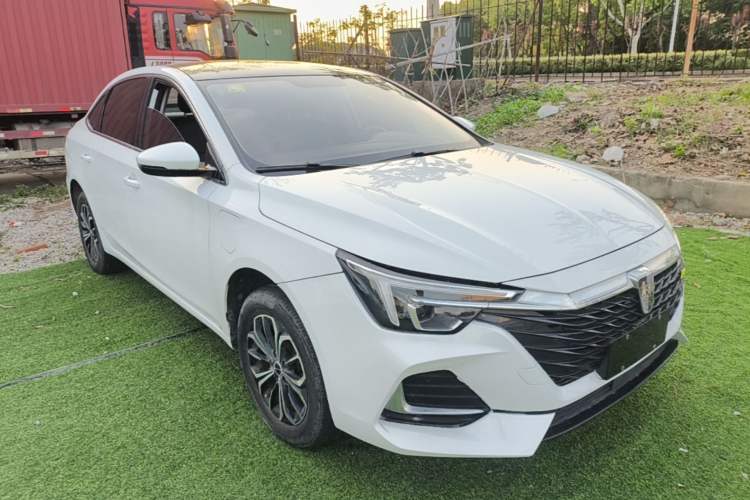 Used Roewe i6 MAX New Energy 2022 EV 600 Grand Touring Edition with Skyroof Front Right 45 Deg