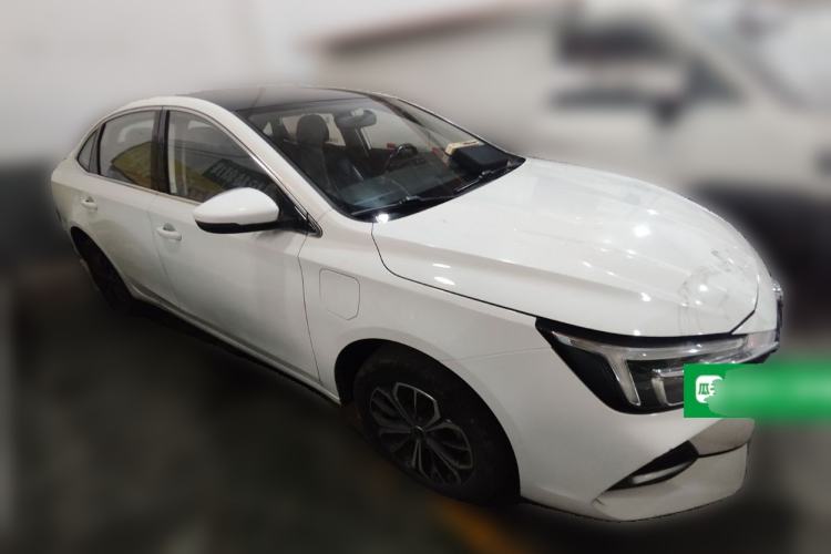Used Roewe i6 MAX New Energy 2022 EV 500 Grand Touring Edition with Sunroof Front Right 45 Deg