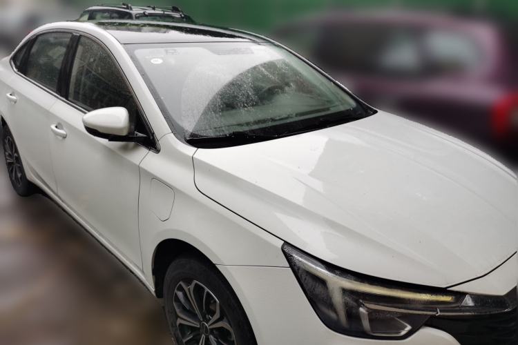 Used Roewe i6 MAX New Energy 2022 EV 600 Grand Touring Edition with Skyroof Front Right 45 Deg