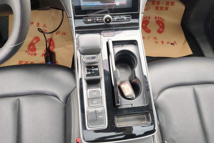 Used Roewe i6 MAX New Energy 2022 EV 500 Grand Touring Edition with Sunroof Gear Lever