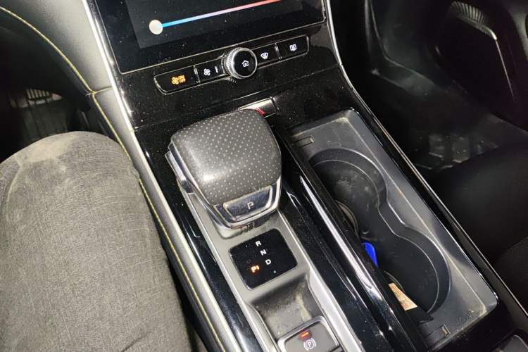 Used Roewe i6 MAX New Energy 2022 EV 500 Grand Touring Edition with Sunroof Gear Lever