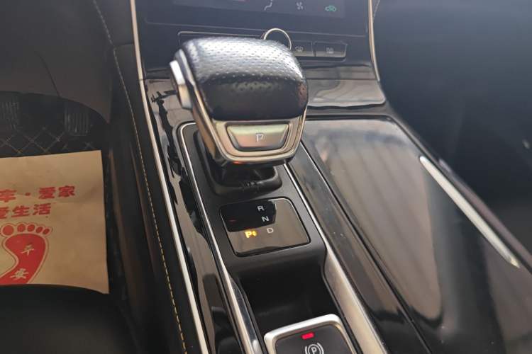 Used Roewe i6 MAX New Energy 2022 EV 500 Grand Touring Edition with Sunroof Gear Lever