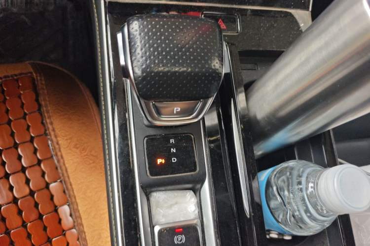 Used Roewe i6 MAX New Energy 2022 EV 600 Skyroof Flagship Edition Gear Lever