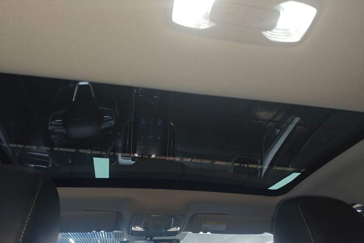 Used Roewe i6 MAX New Energy 2022 EV 500 Grand Touring Edition with Sunroof Headliner