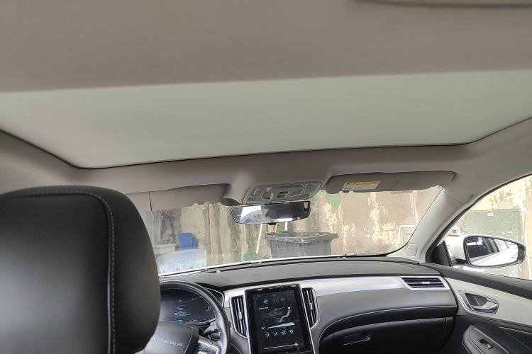 Used Roewe i6 MAX New Energy 2022 EV 600 Grand Touring Edition with Skyroof Headliner