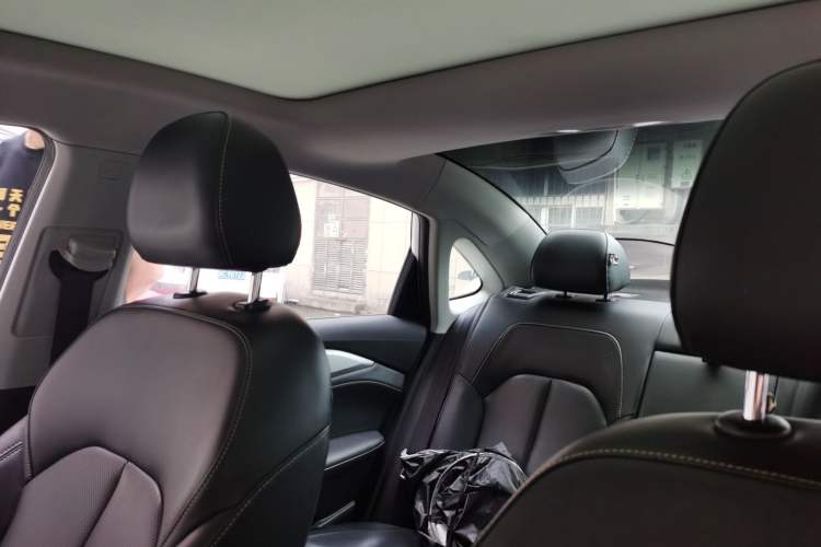 Used Roewe i6 MAX New Energy 2022 EV 600 Grand Touring Edition with Skyroof Headliner