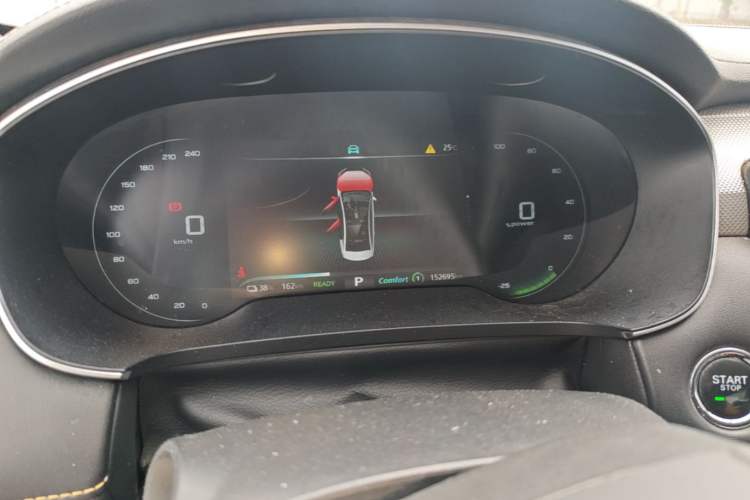 Used Roewe i6 MAX New Energy 2022 EV 500 Grand Touring Edition with Sunroof Instrument Cluster