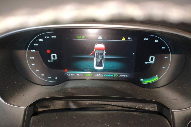 Used Roewe i6 MAX New Energy 2022 EV 500 Grand Touring Edition with Sunroof Instrument Cluster