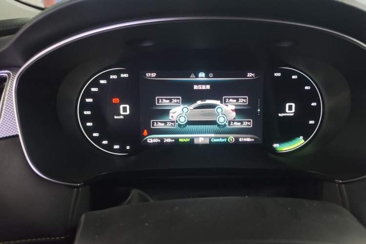 Used Roewe i6 MAX New Energy 2022 EV 500 Grand Touring Edition with Sunroof Instrument Cluster