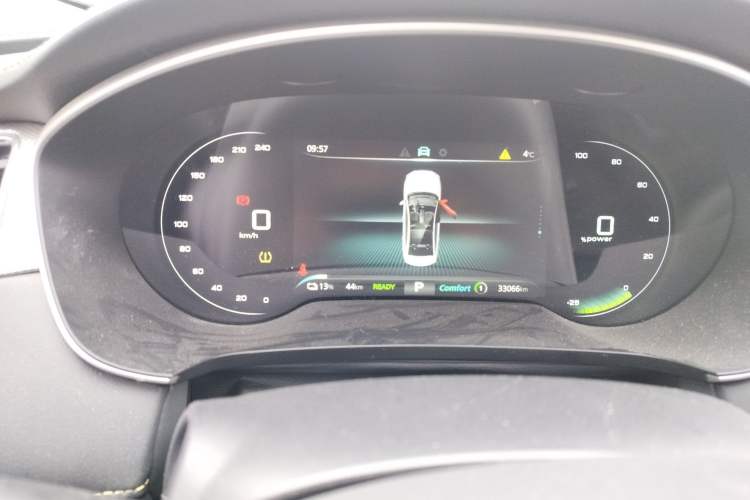 Used Roewe i6 MAX New Energy 2022 EV 500 Grand Touring Edition with Sunroof Instrument Cluster