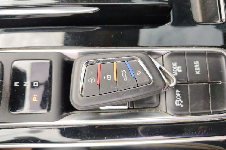 Used Roewe i6 MAX New Energy 2022 EV 500 Grand Touring Edition with Sunroof Interior 1