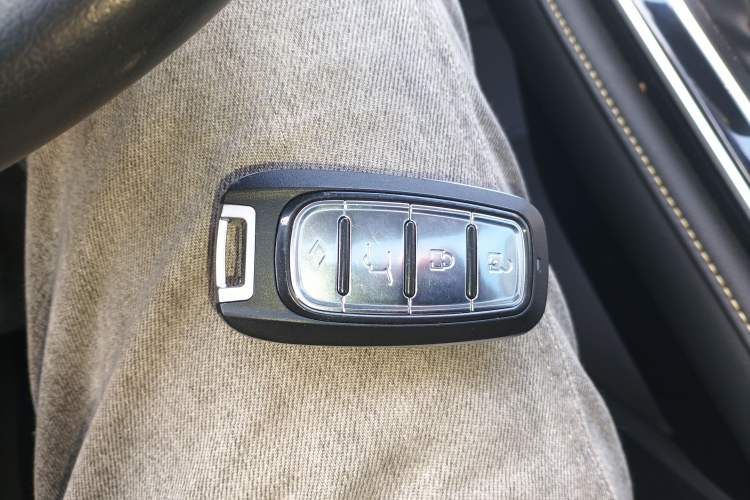Used Roewe i6 MAX New Energy 2022 EV 500 Grand Touring Edition with Sunroof Interior 1